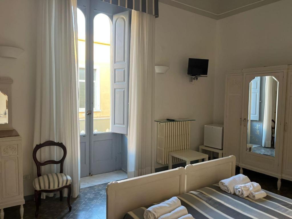 Palazzo Angelelli Bed & Breakfast Gallipoli Ngoại thất bức ảnh